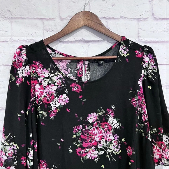 Torrid Crepe Ruched Sleeve Blouse Size 0 Floral Print Crew Neck Casual Top - Picture 5 of 14